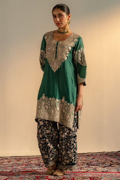 Green tilla embroidered silk kurta set