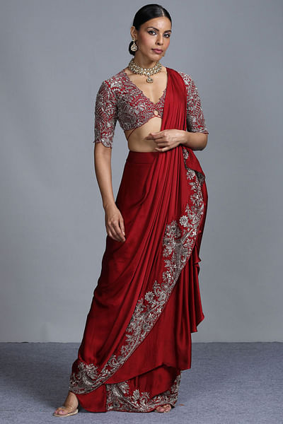 Maroon sari