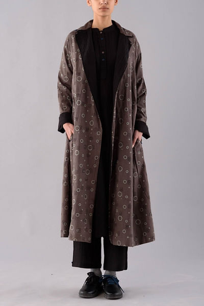 Charcoal reversible trench