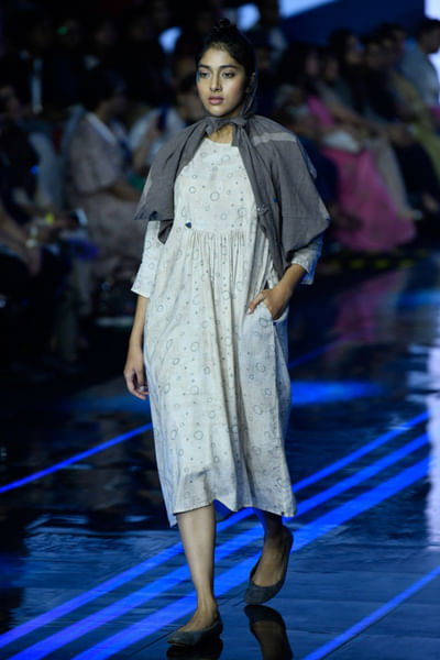 White cotton dress with scarf