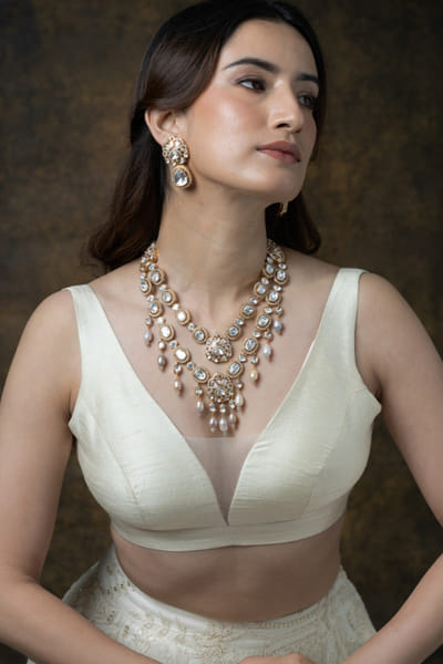 Gold stone embellished necklace set