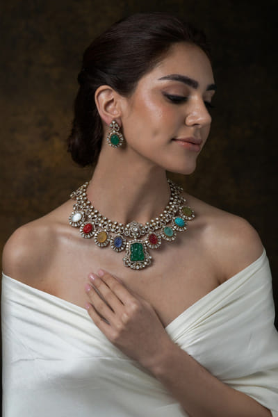 Multicolour stone-embellished necklace set