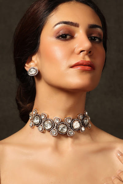 Gold gem embellished choker set