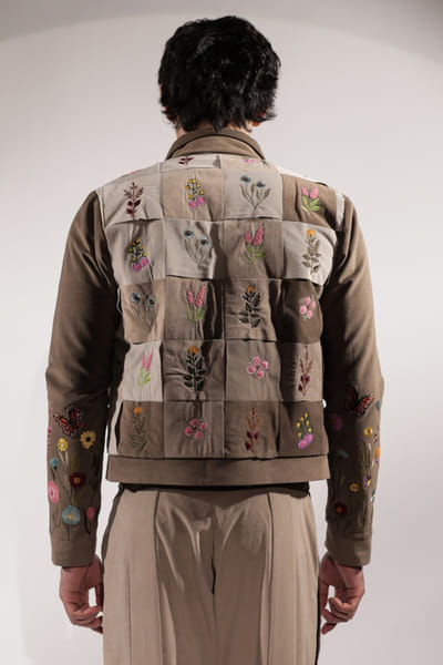 Jubinav Chadha Beige floral embroidered jacket JUBIJUN26D147124