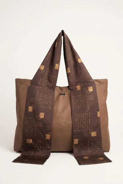 Jubinav Chadha Brown postcards print leatherette tote JUBIJUN26D147104