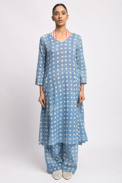 Jayati Goenka Blue dabu block printed kurta set JAYAAPR26D143210