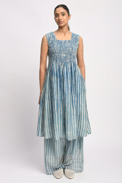 Jayati Goenka Blue dabu block printed and smocked tunic set JAYAAPR26D143212