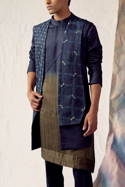 Embroidered shrug and kurta set