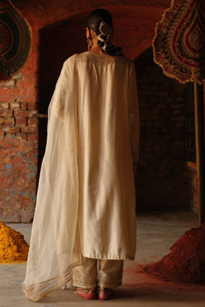 Jigar Mali Ivory dori embroidered kurta set JIGAJUL26D250834