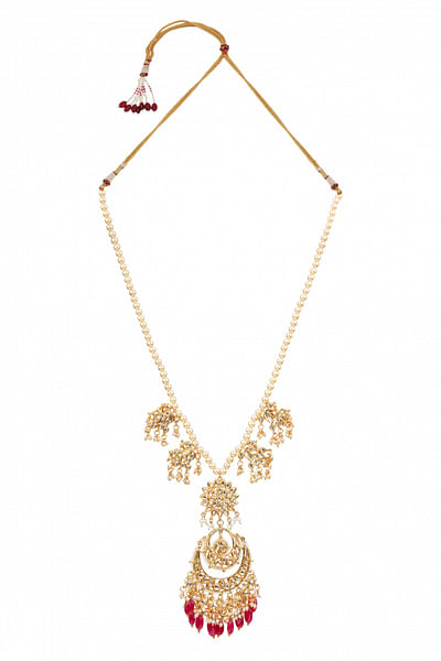 Floral kundan pendant accented necklace