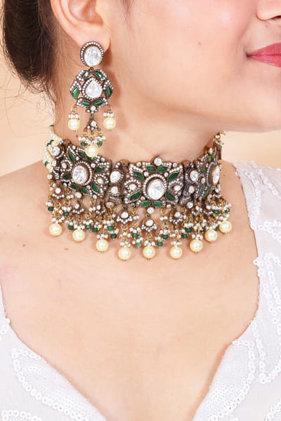 Green moissanite stone choker set