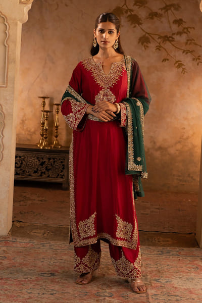 Angad Singh Maroon and green embroidered kurta set ANGAJUL26D148917