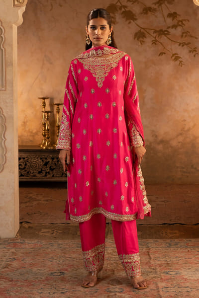 Angad Singh Fuchsia pink embroidered kurta set ANGAJUL26D148925