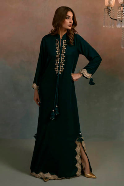 Khushboo & Pankaj Green embroidered velvet kaftan KHUSAPR26D142877