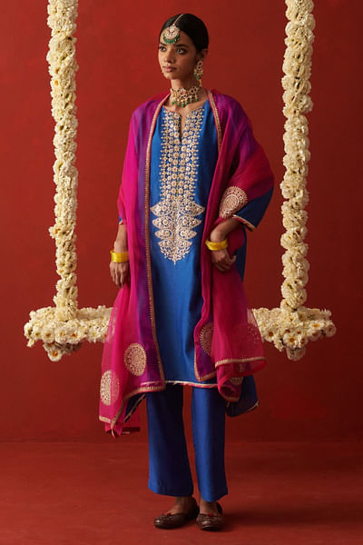 Pink bead embroidered dupatta
