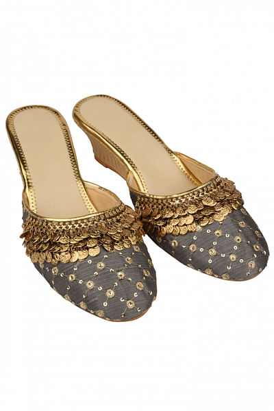 Grey coin motif wedges