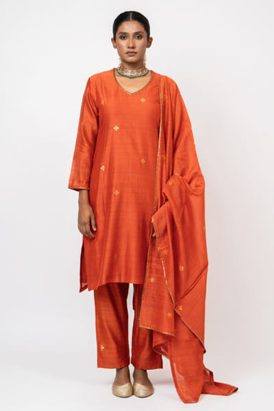 Kajal Agrawal Orange hand embroidered kurta set KAJAMAY26D144512