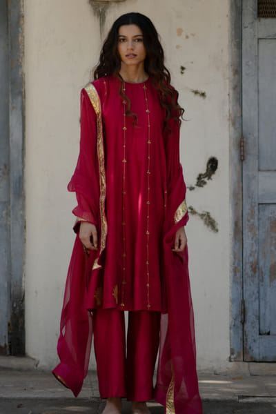 Kajal Agrawal Red hand embroidered kurta set KAJAMAY26D144522