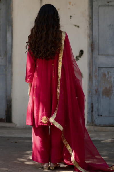 Kajal Agrawal Red hand embroidered kurta set KAJAMAY26D144522