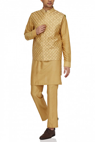 Textured bandi with kurta and pants