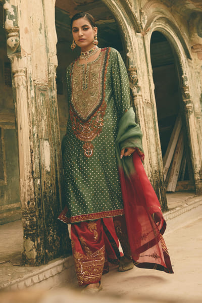 Kajal's Couture Olive green zari embroidered kurta set KAJAJUL26D150856