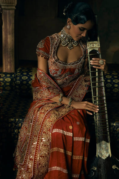 Kajal's Couture Cherry red zari woven sari set KAJAJUN26D148197