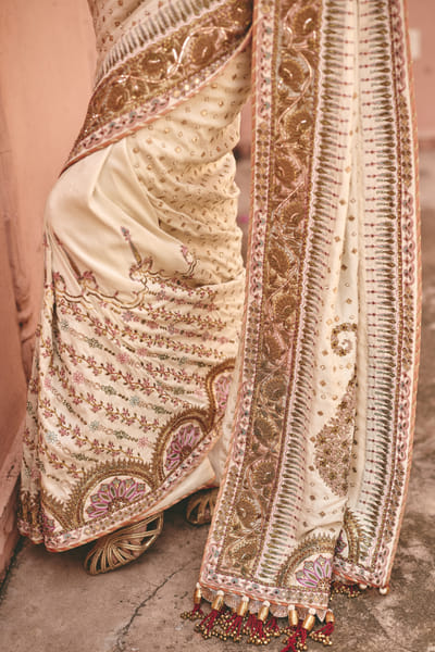 Kajal's Couture Off-white resham embroidered sari KAJAAUG26D153552