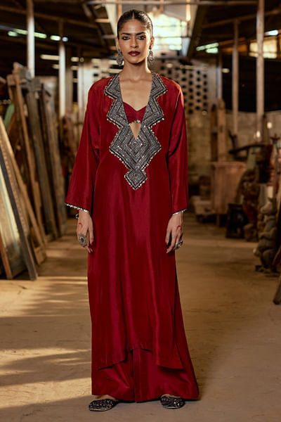 Maroon embroidered kaftan set