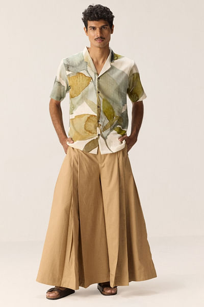 Off white floral printed shirt