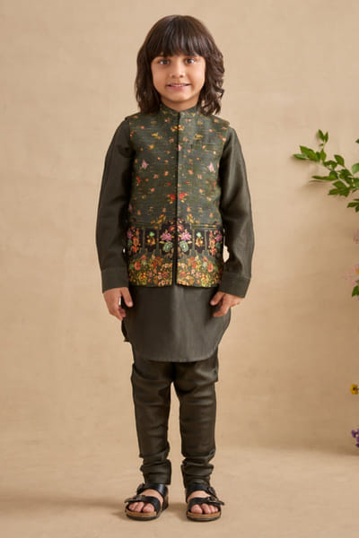 Military green embroidered bandi set