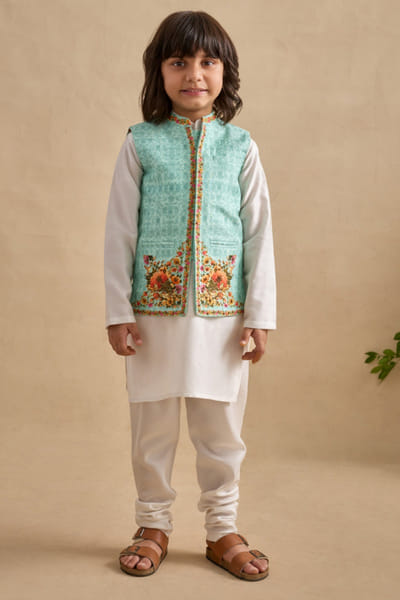 Aqua emboidered bandi set