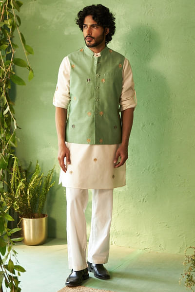 Tea green embroidered bandi set