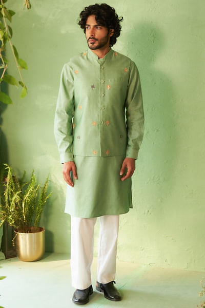 Tea green tree embroidered bandi set
