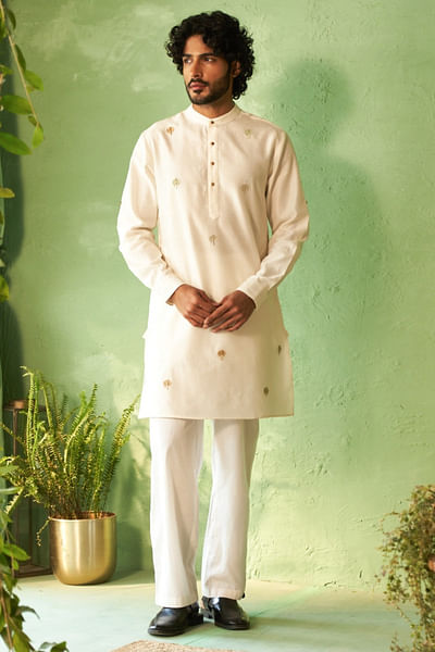 Off white embroidered kurta set