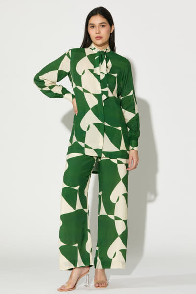 KoAi Green and white abstract printed bow tie shirt KOAIMAY26D143917