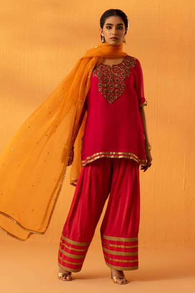 Kohbar Pink embroidered organza kurta set KOHBAPR26D143113