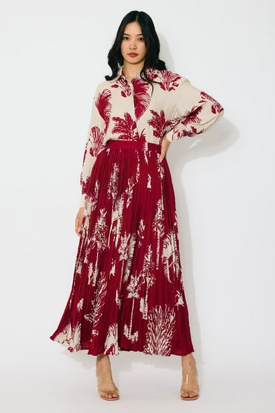 Red and beige printed crinkled skirt