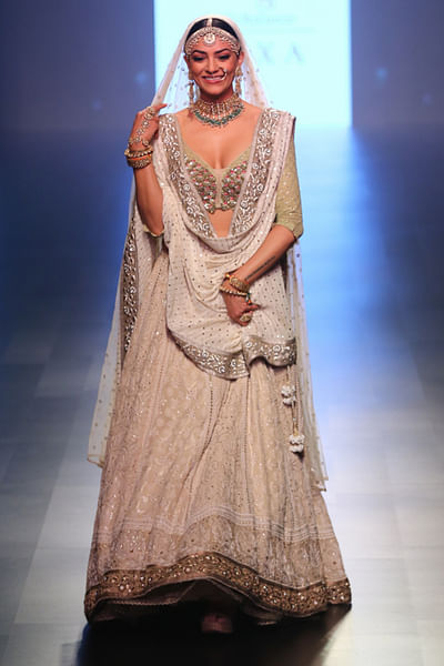 Lucknowi lehenga set