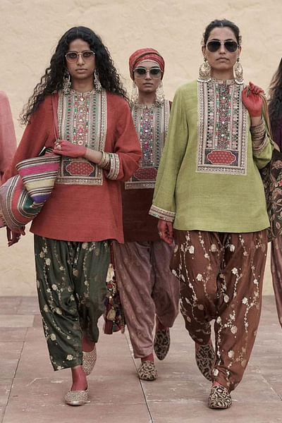 Red embroidered kurta set