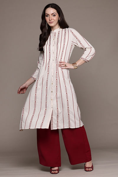 Off-white embroidered kurta