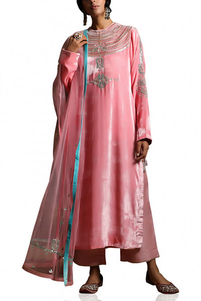 Pink velvet embroidered kurta set
