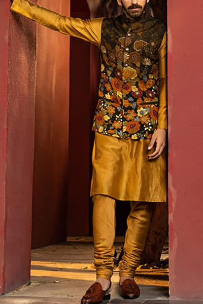 Brown floral bandi set