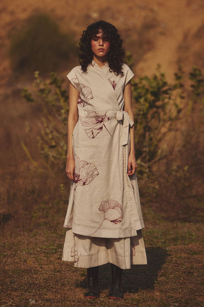 Oat meal floral printed wrap-style top