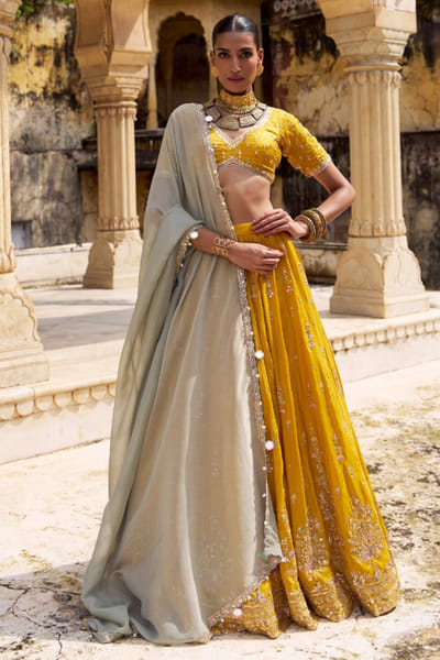 Lashkaraa Yellow mirror embroidered lehenga set LASNOV25D137547