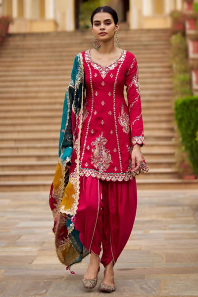 Pink thread embroidered kurta set