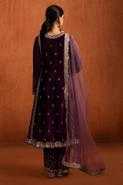 Lashkaraa Purple zari embroidered velvet kurta set LASFEB26D139244