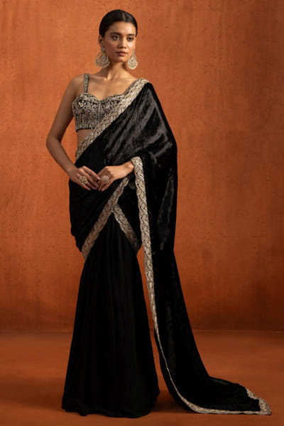 Lashkaraa Black embroidered pre-draped velvet sari set LASFEB26D139258