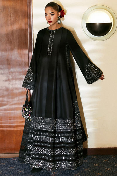 Black embroidered kurta set