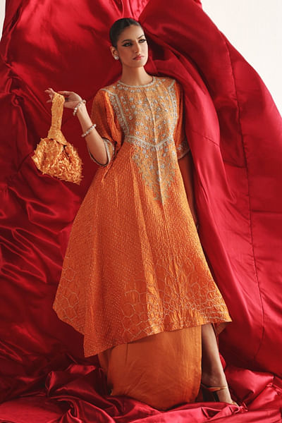 Apricot marodi work slit skirt