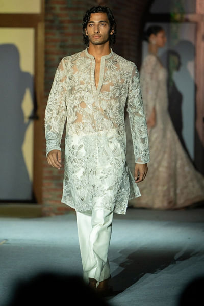 Champagne leaf embroidered kurta set